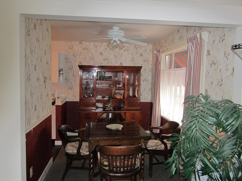 Heathergate Cottage And Suites Victoria Room photo