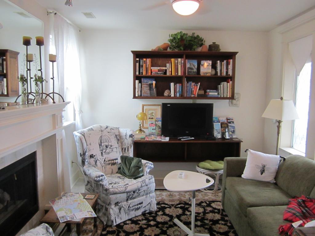 Heathergate Cottage And Suites Victoria Room photo